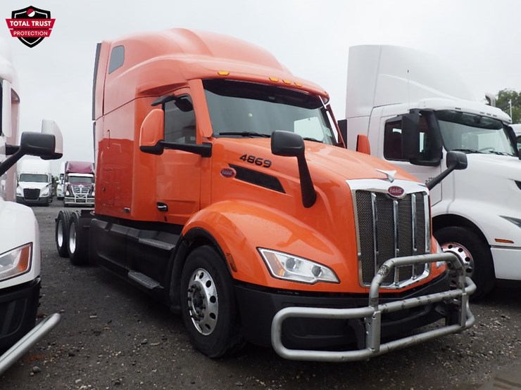 2023-peterbilt-579-image-3