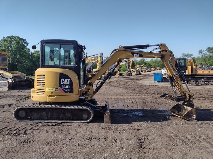 caterpillar-15-image-3