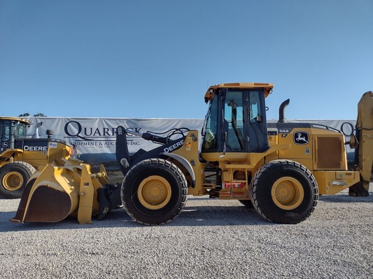 deere-544p-image-1