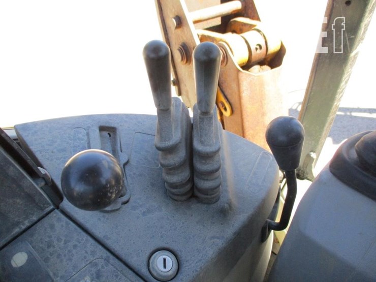 2010-caterpillar-420e-image-11