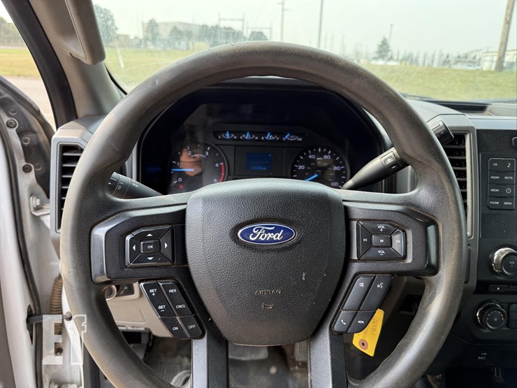 2017-ford-f550-xl-image-31