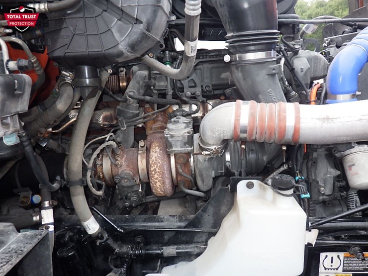 2023-peterbilt-579-image-33