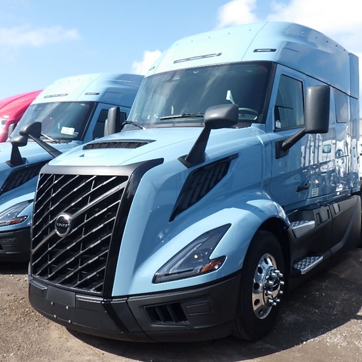 2026 VOLVO VNL840