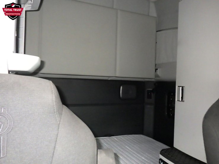 2023-kenworth-t680-image-6