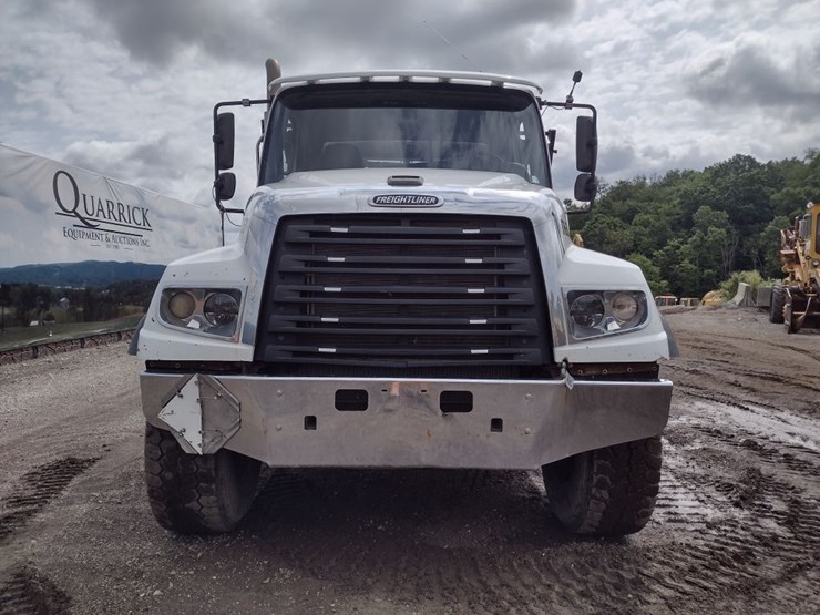 freightliner-114sd-image-2