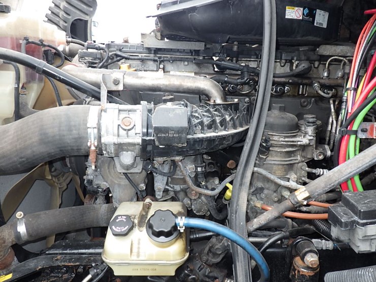 2016-freightliner-cascadia-125-evolution-image-29