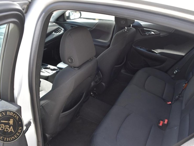 2018-chevrolet-malibu-46449-image-22