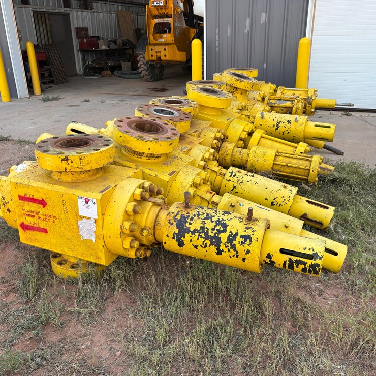 (9x$) 7-1/16” 10k hydraulic frac valves