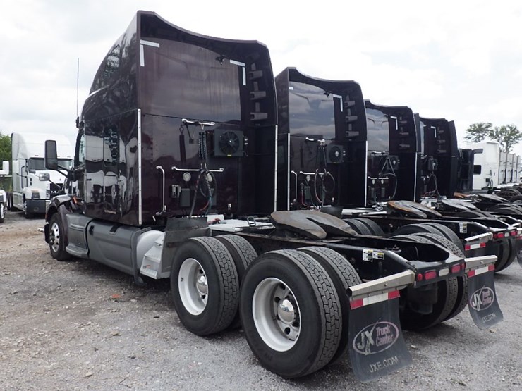 2019-peterbilt-579-image-16