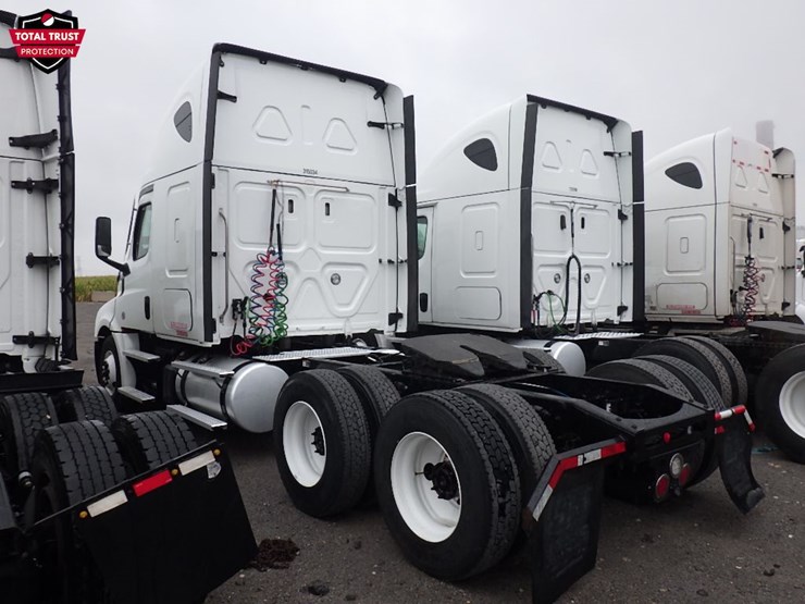 2023-freightliner-cascadia-126-image-14