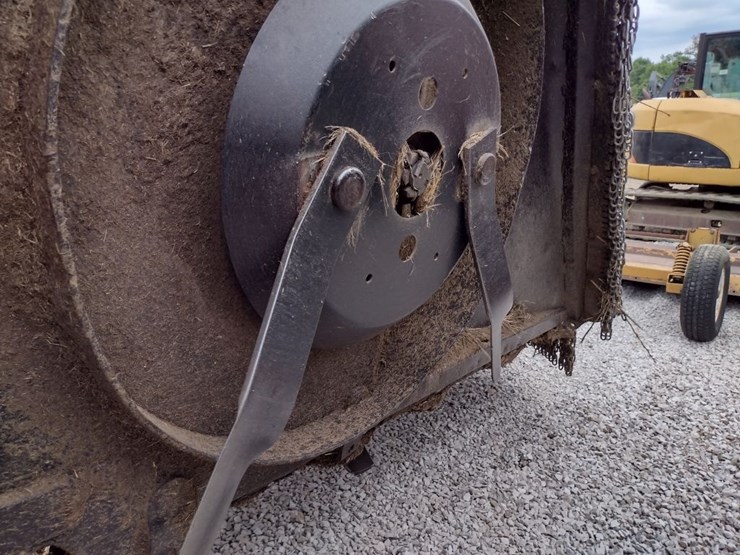 bush-hog-2815-image-12