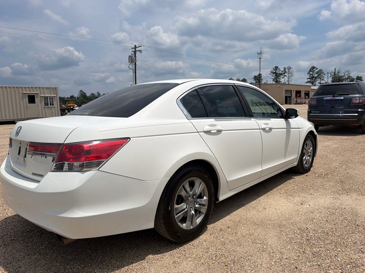 #36586-•-2012-honda-accord-image-3