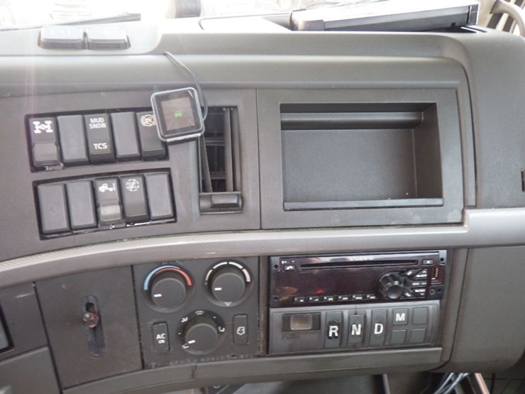 2019-volvo-vnr300-image-16