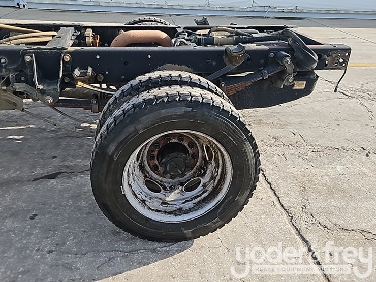2017-ford-f550-image-12