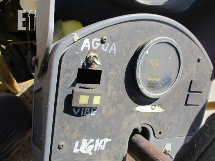 2005-caterpillar-cb-334e-image-11