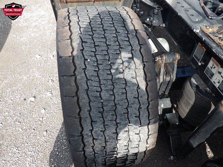 2024-kenworth-t680-image-16