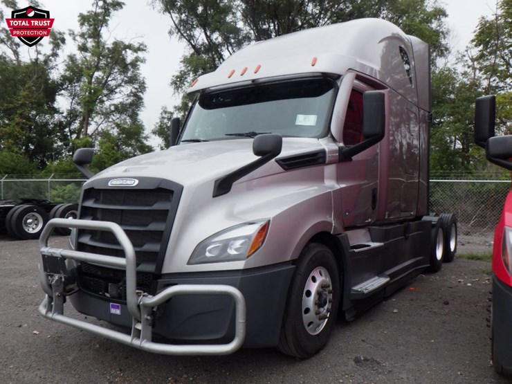 2022-freightliner-cascadia-126-image-1