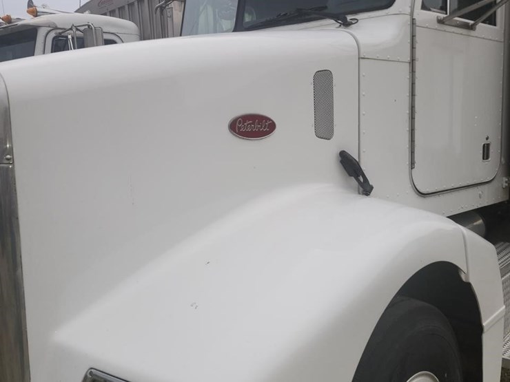 1999-peterbilt-385-image-17