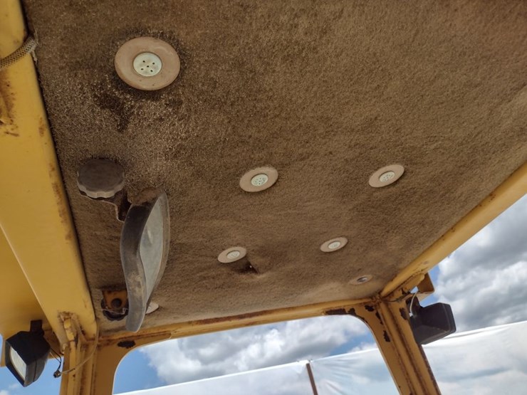 caterpillar-d4c-iii-image-10