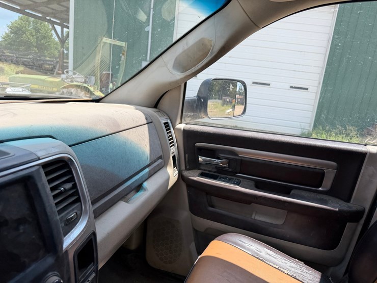 2015-dodge-2500-image-53