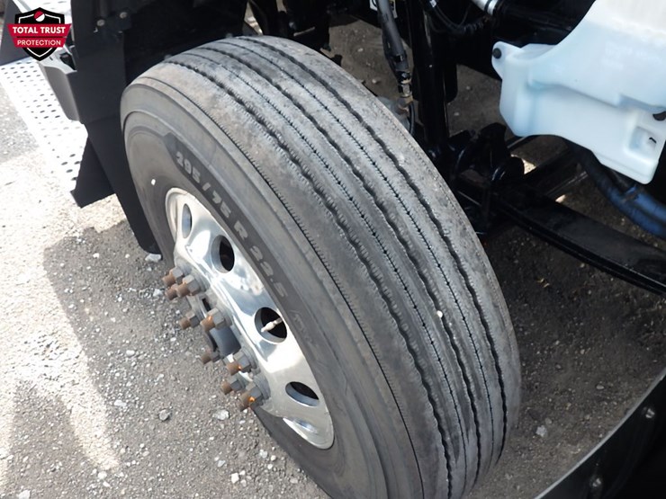 2024-kenworth-t680-image-25