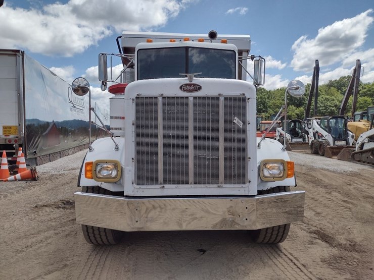 peterbilt-357-image-2