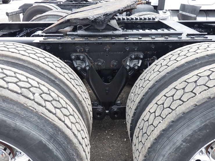 2016-kenworth-w900-image-6