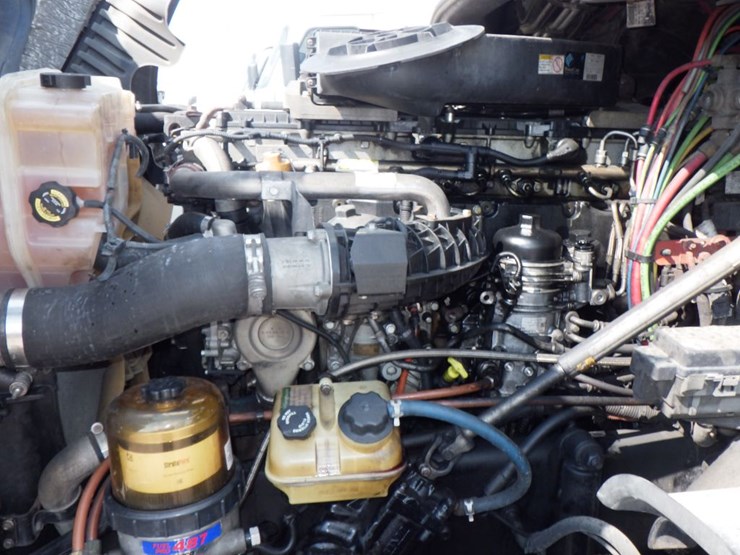 2018-freightliner-cascadia-125-evolution-image-24