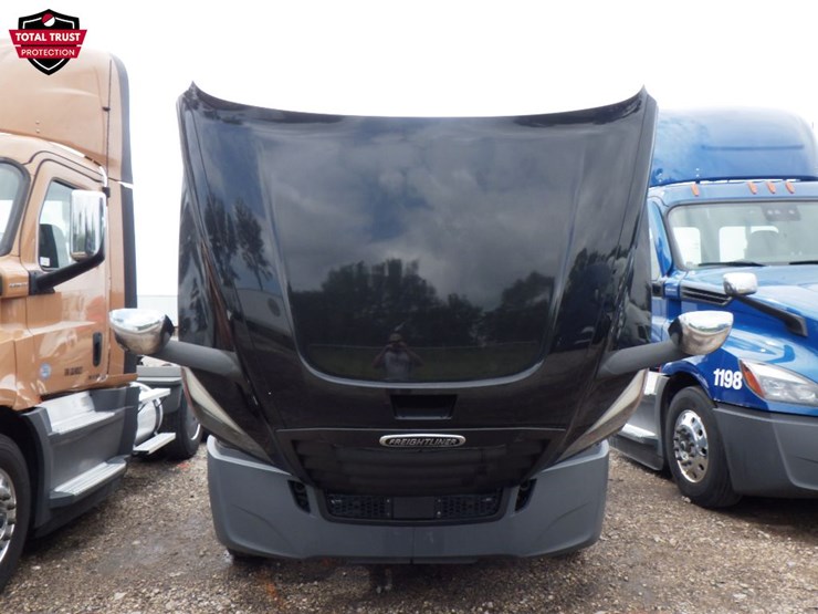 2020-freightliner-cascadia-126-image-23