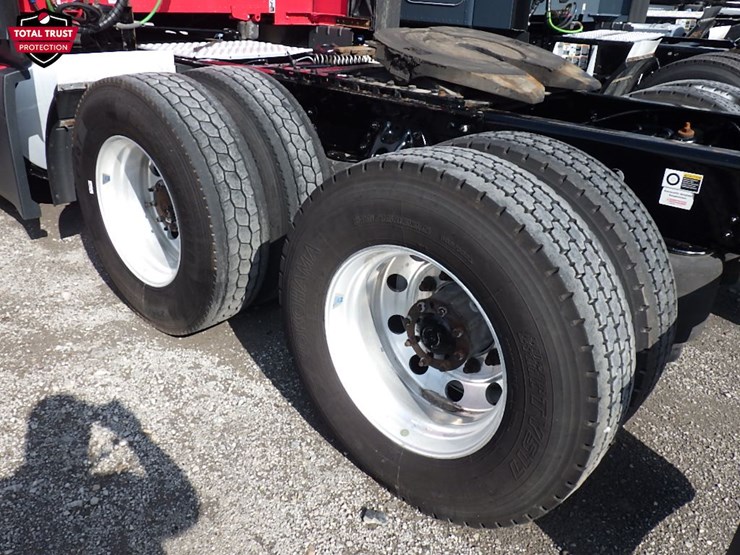 2024-kenworth-t680-image-16