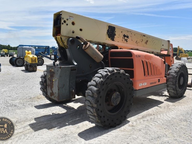 2012-jlg-g9-43a-image-5