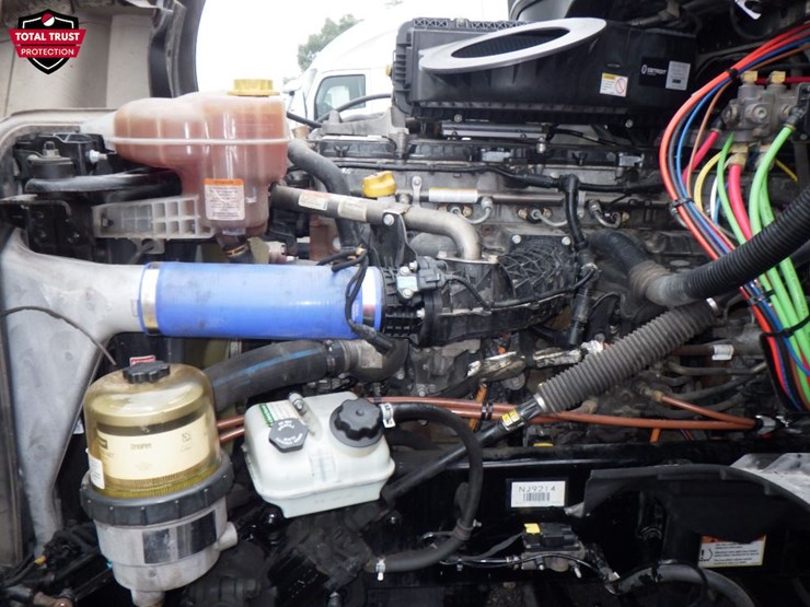 2022-freightliner-cascadia-126-image-26