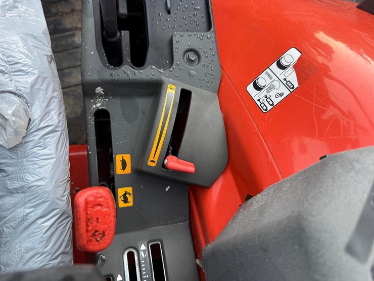 2020-kubota-m6060-image-26