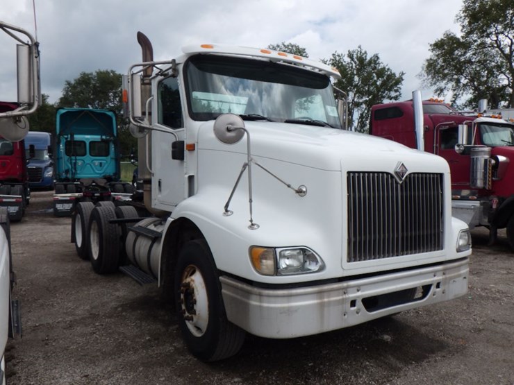 2001-international-9400i-image-3