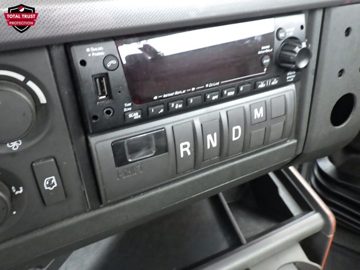 2024-volvo-vnr300-image-20
