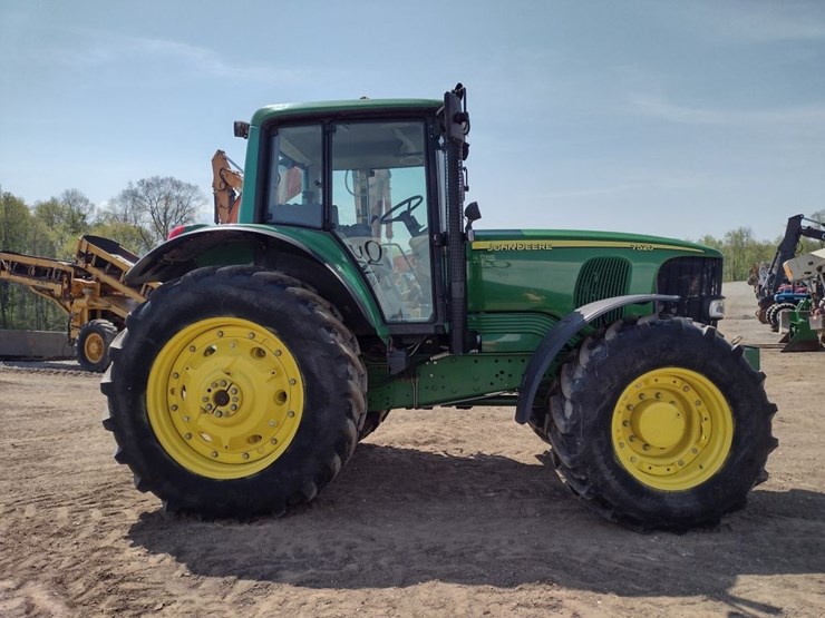 john-deere-7520-image-3