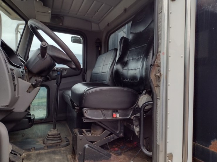 peterbilt-337-image-14