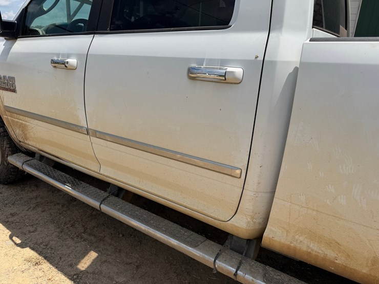 2015-dodge-2500-image-22
