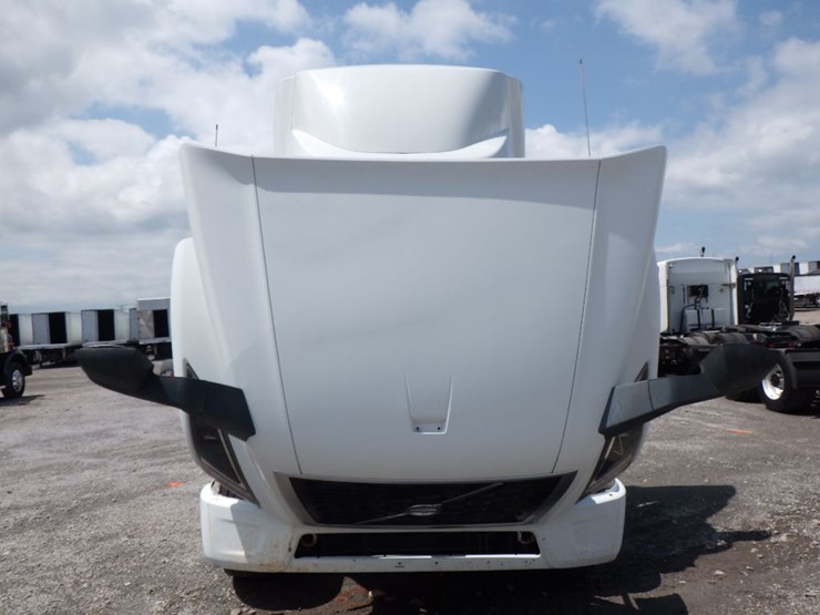 2020-volvo-vnr300-image-21