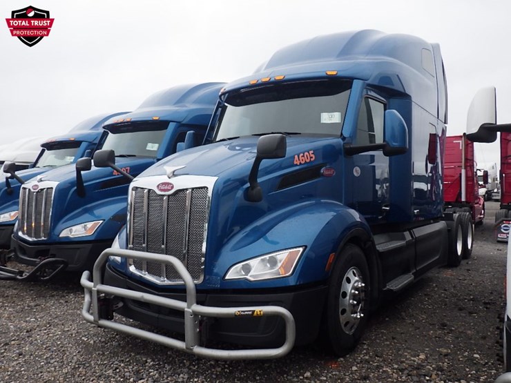 2023-peterbilt-579-image-1