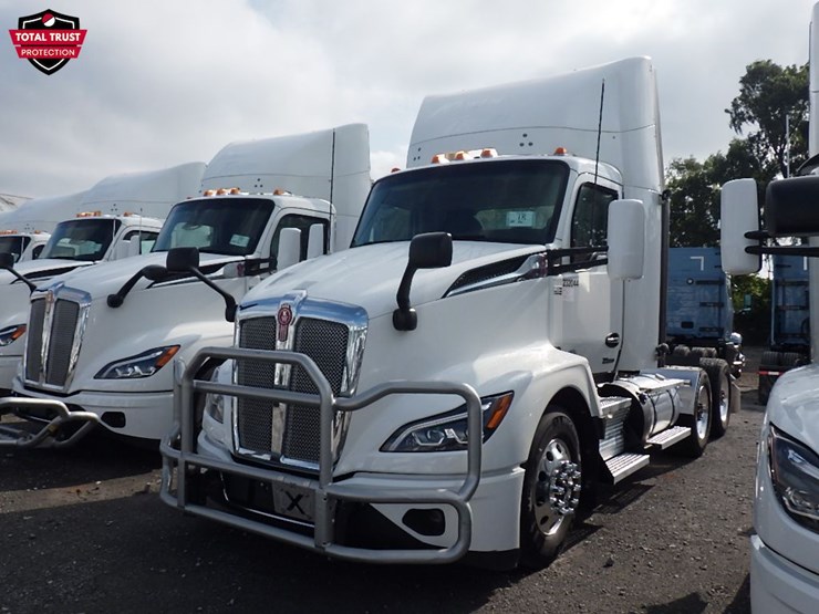 2024-kenworth-t680-image-1