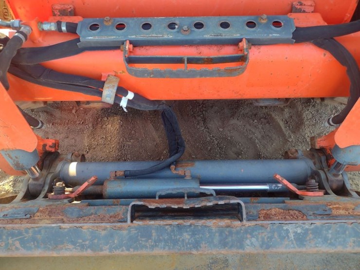 kubota-ssv75-image-19