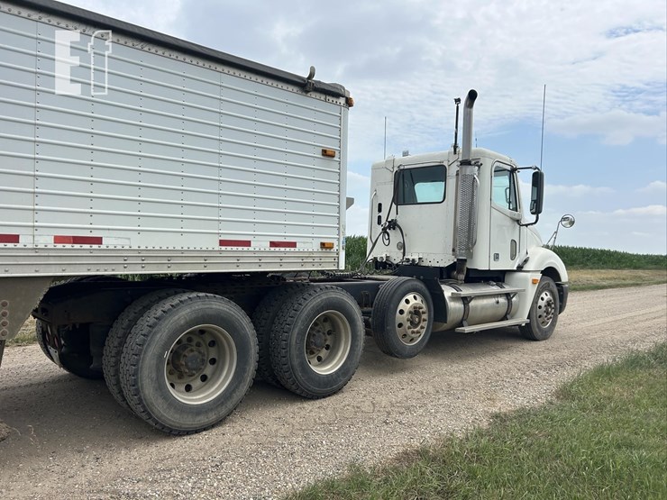 2005-freightliner-columbia-120-image-5