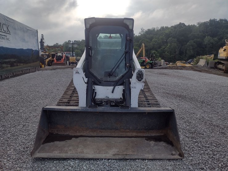 bobcat-t740-image-2