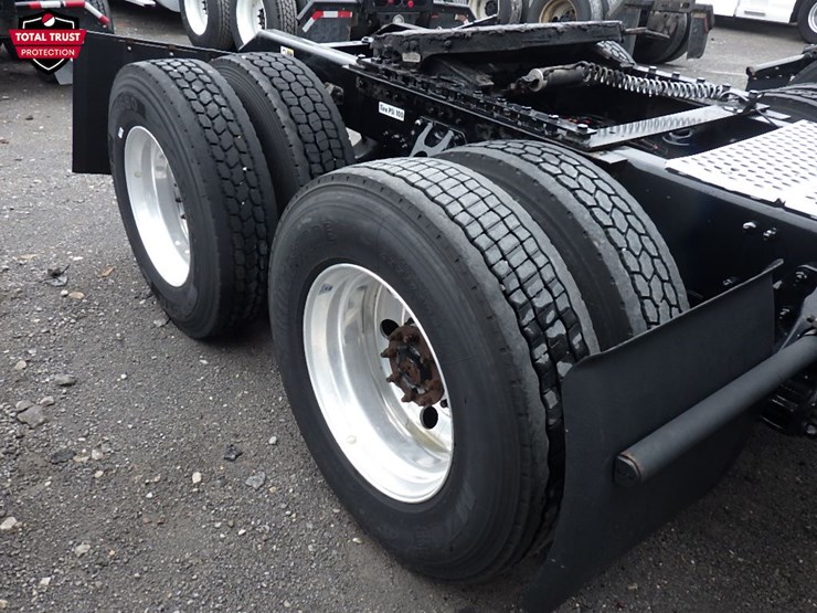 2023-kenworth-t680-image-9