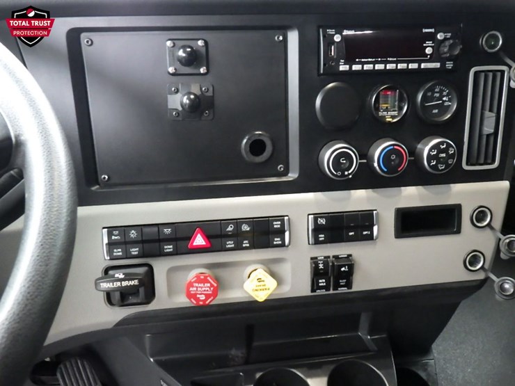2024-freightliner-cascadia-126-image-21