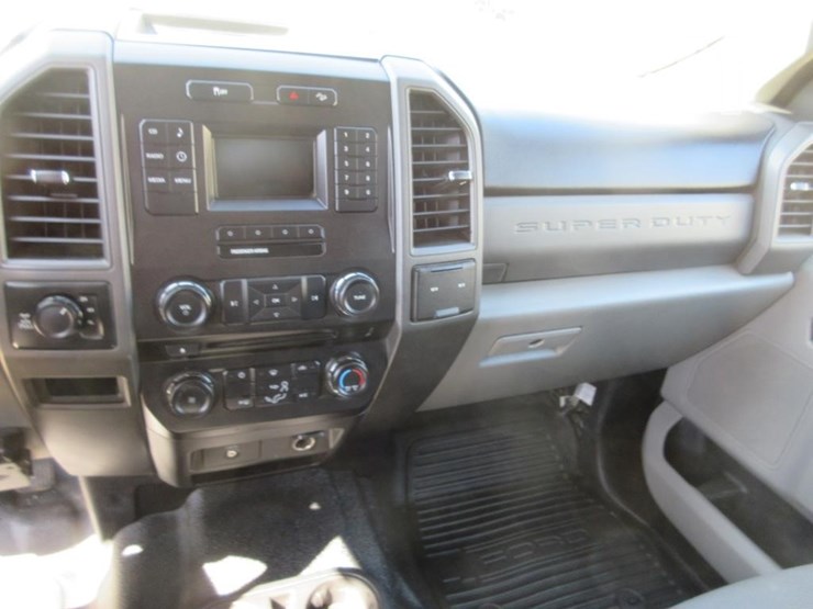 2017-ford-f250-xl-image-7