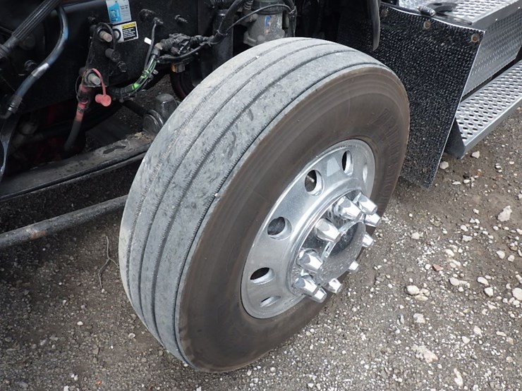 2016-kenworth-t800-image-25