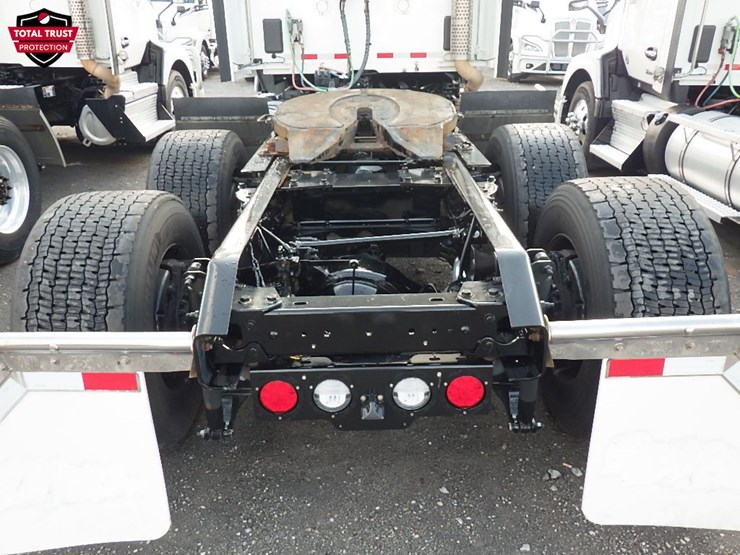 2024-kenworth-t680-image-9