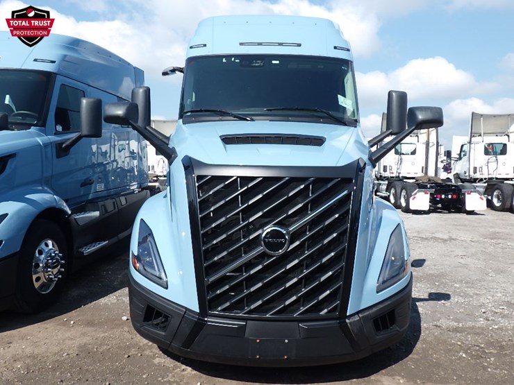 2026-volvo-vnl840-image-2